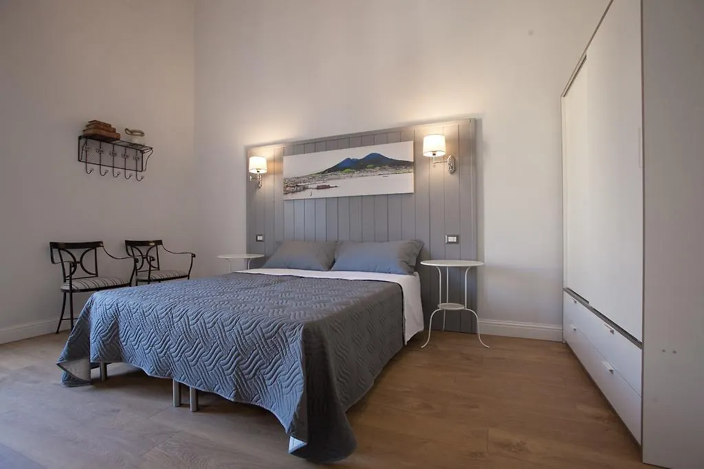 Largo Donnaregina Home Naples